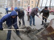 "ДИНУР" снова помогает коммунальщикам приводить в порядок улицы города - Официальный сайт непубличного акционерного общества "Орденов Трудового Красного Знамени Первоуральский динасовый завод имени Ефима Моисеевича Гришпуна" (АО "ДИНУР")